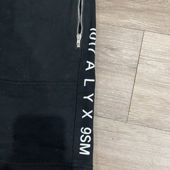 1017 ALYX 9SM Jogger Shorts    Large - Picture 1 of 6